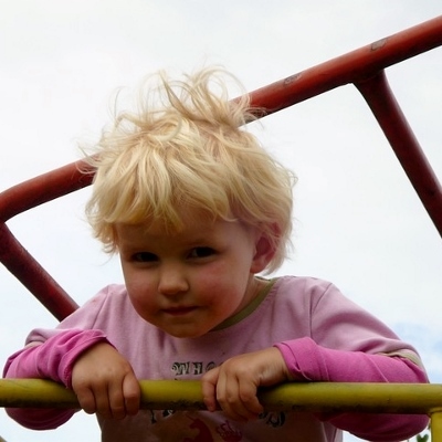 girl playground (400x400)