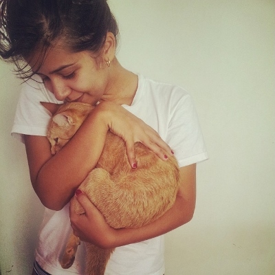 tween with cat (400x400)