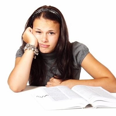 teen doing homework (400x400)