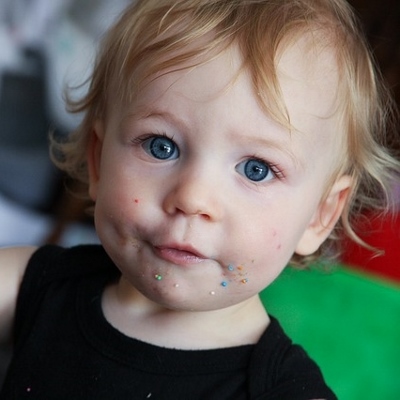 toddler with sprinkles (400x400)