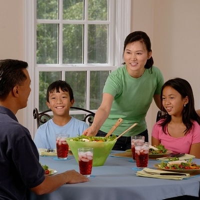 Talking to Your Teen at Dinner | Your Parenting Info