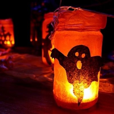 ghost candle (400x400)