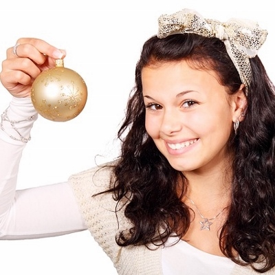 teen with ornament (400x400)