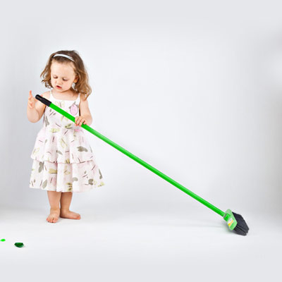 Toddler-sweeping-or-dusting